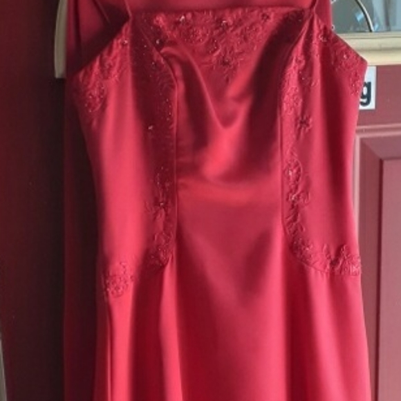 Formal Gown - Picture 3 of 3